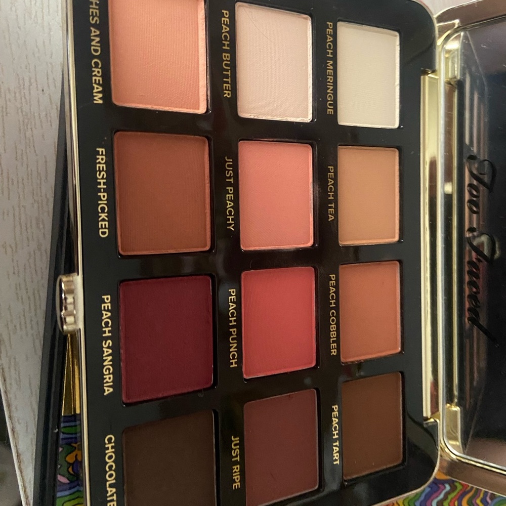 Too Faced Peach Eyeshadow Palette